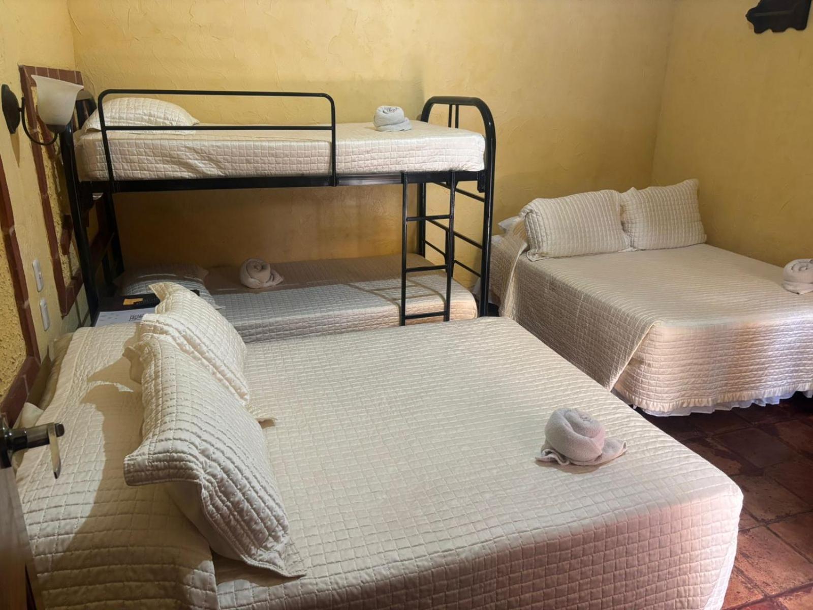 Hotel Chilero Y Cafe Антигуа-Гватемала Экстерьер фото